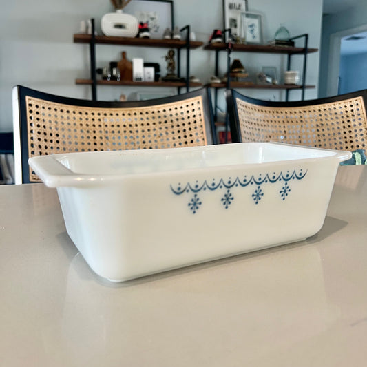 Pyrex Snowflake Blue Garland 913 Loaf Pan