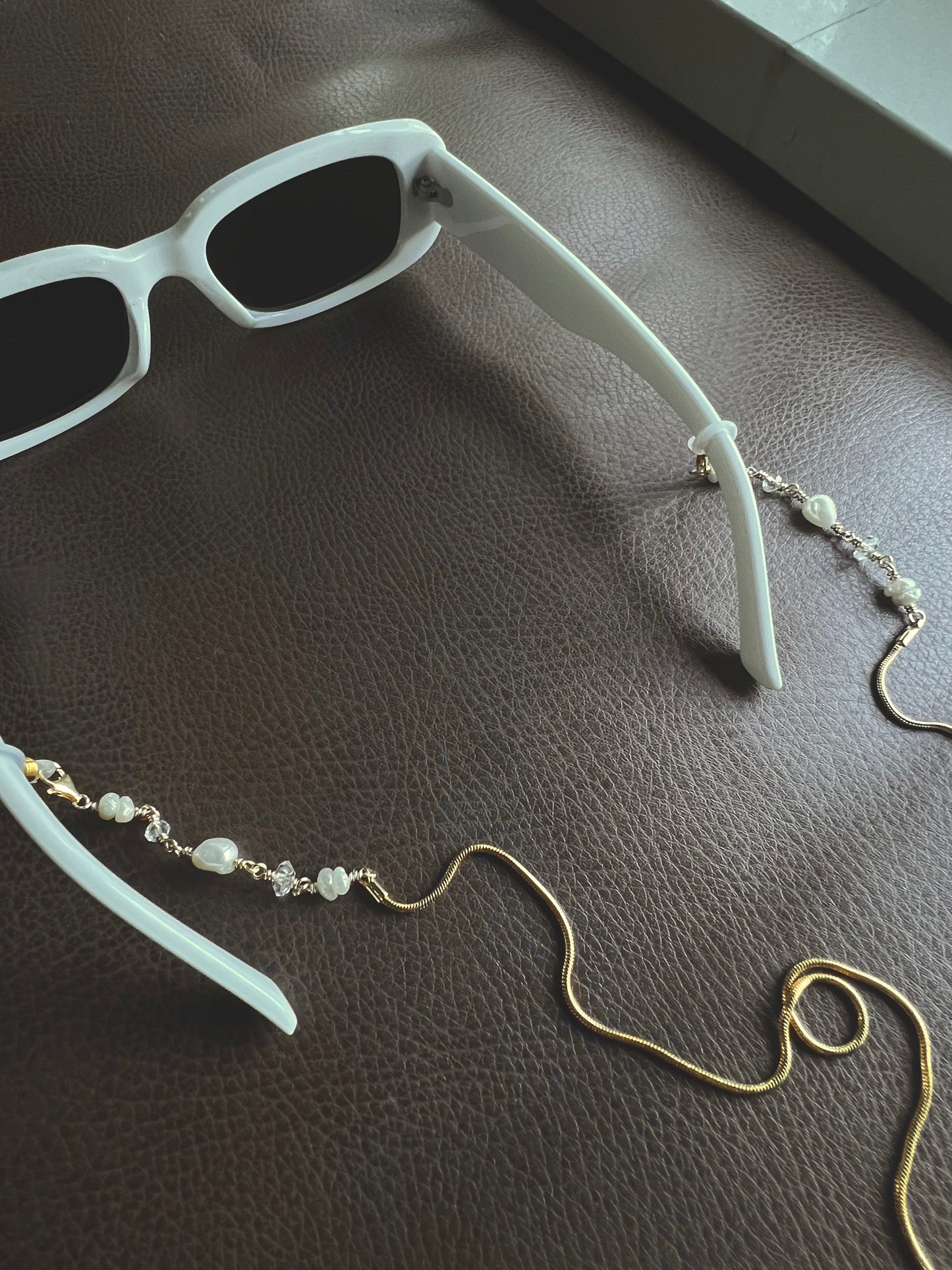 La Pearla Sunnies Chain